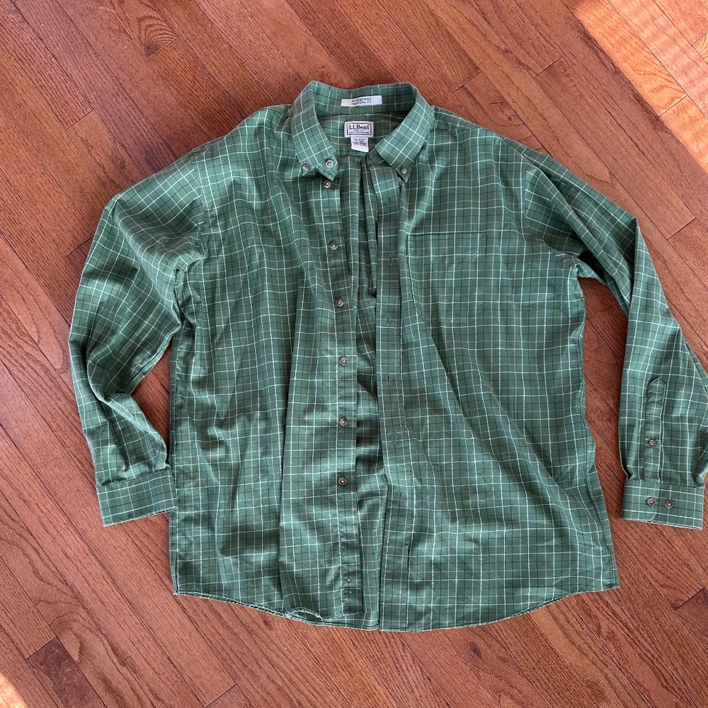 L.L. Bean Men's Wrinkle Free Button Down Shirt